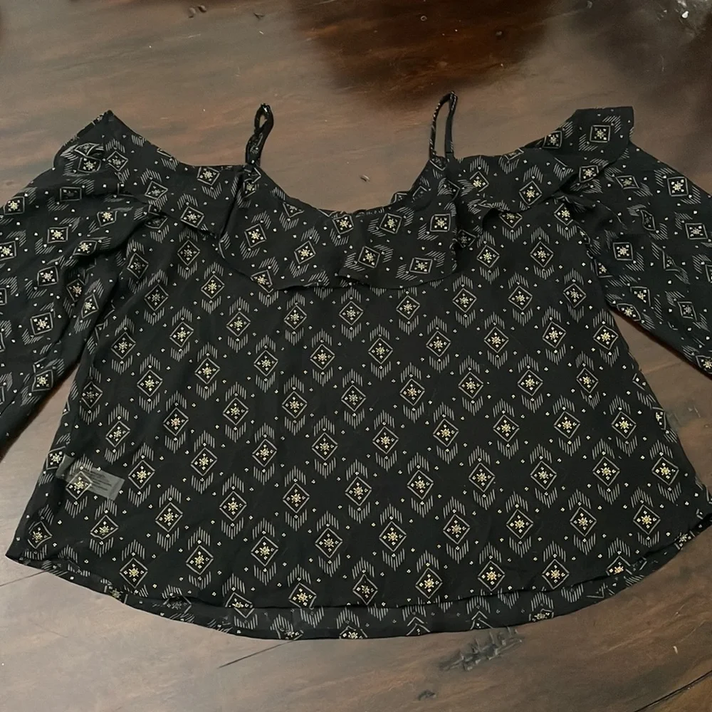 Patterned Top - Picture 2 of 5